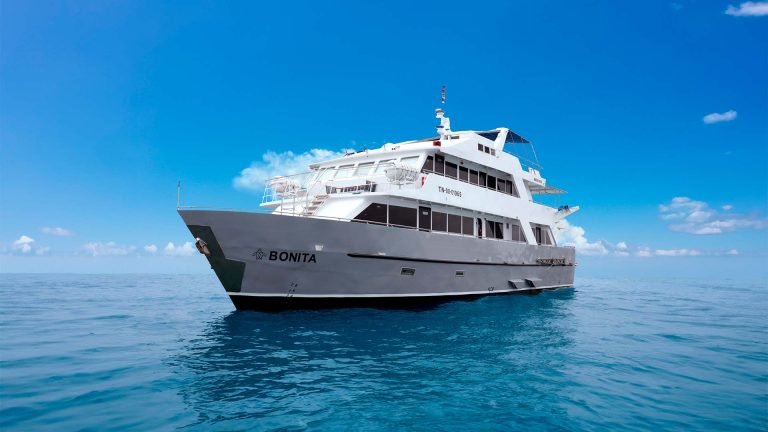 Bonita Yacht Galápagos cruise – exterior