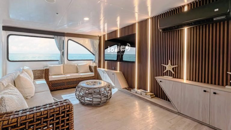 Eco Galaxy II Catamaran Galápagos cruise – lounge