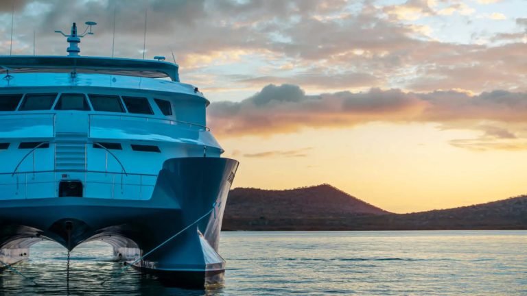 Eco Galaxy II Catamaran Galápagos cruise – exterior