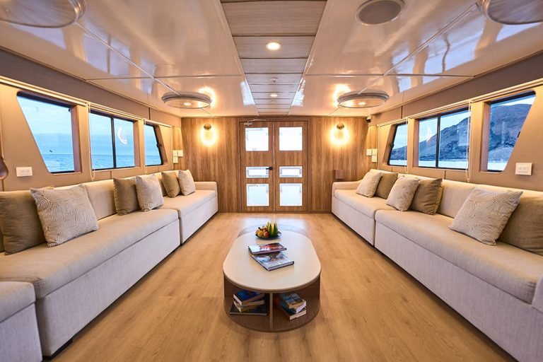 Monserrat Yacht Galápagos cruise – lounge